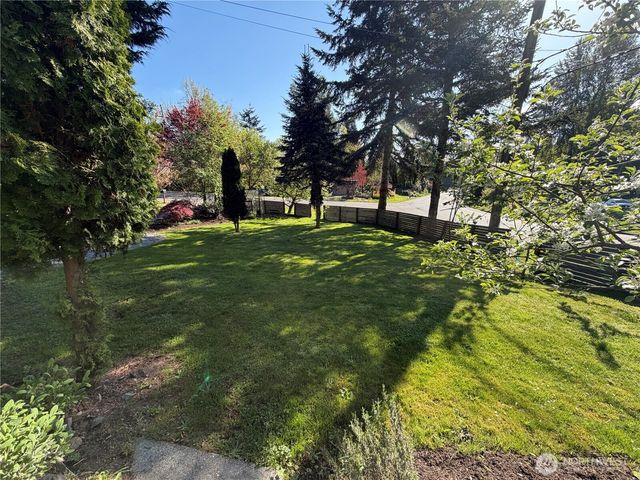 5304 NE 193rd Street, Lake Forest Park, WA 98155