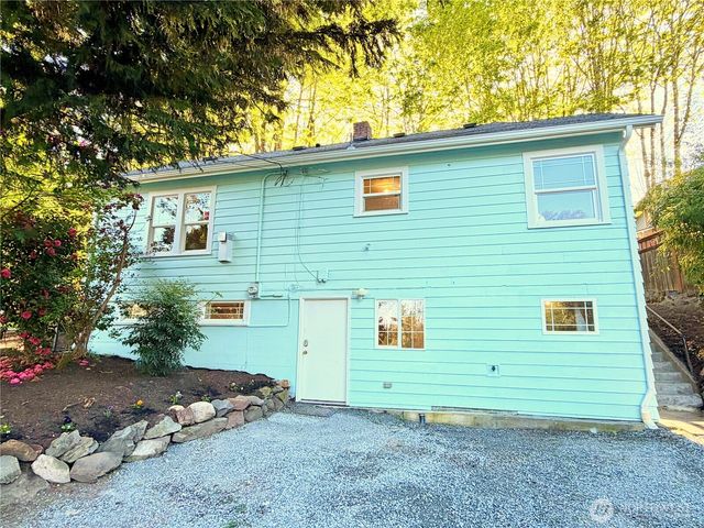 5304 NE 193rd Street, Lake Forest Park, WA 98155
