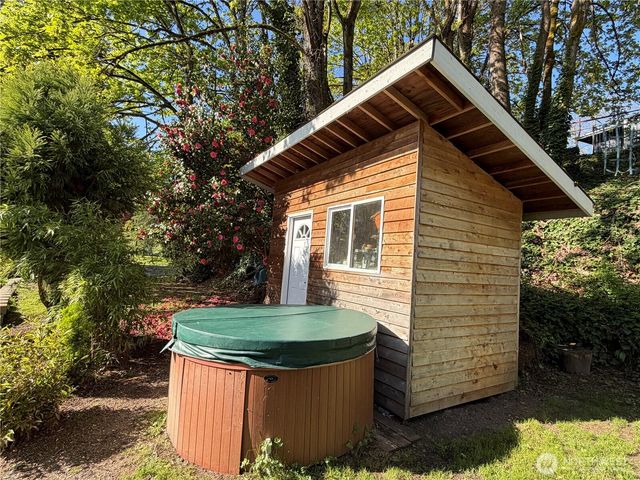 5304 NE 193rd Street, Lake Forest Park, WA 98155