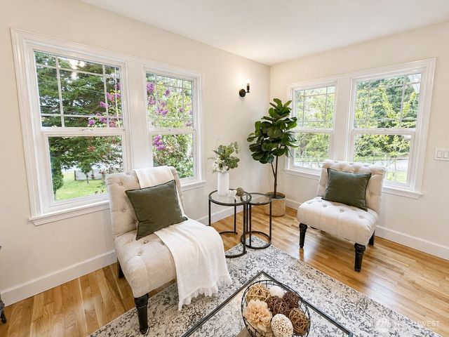 5304 NE 193rd Street, Lake Forest Park, WA 98155