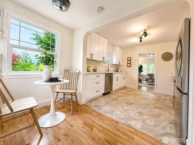 5304 NE 193rd Street, Lake Forest Park, WA 98155