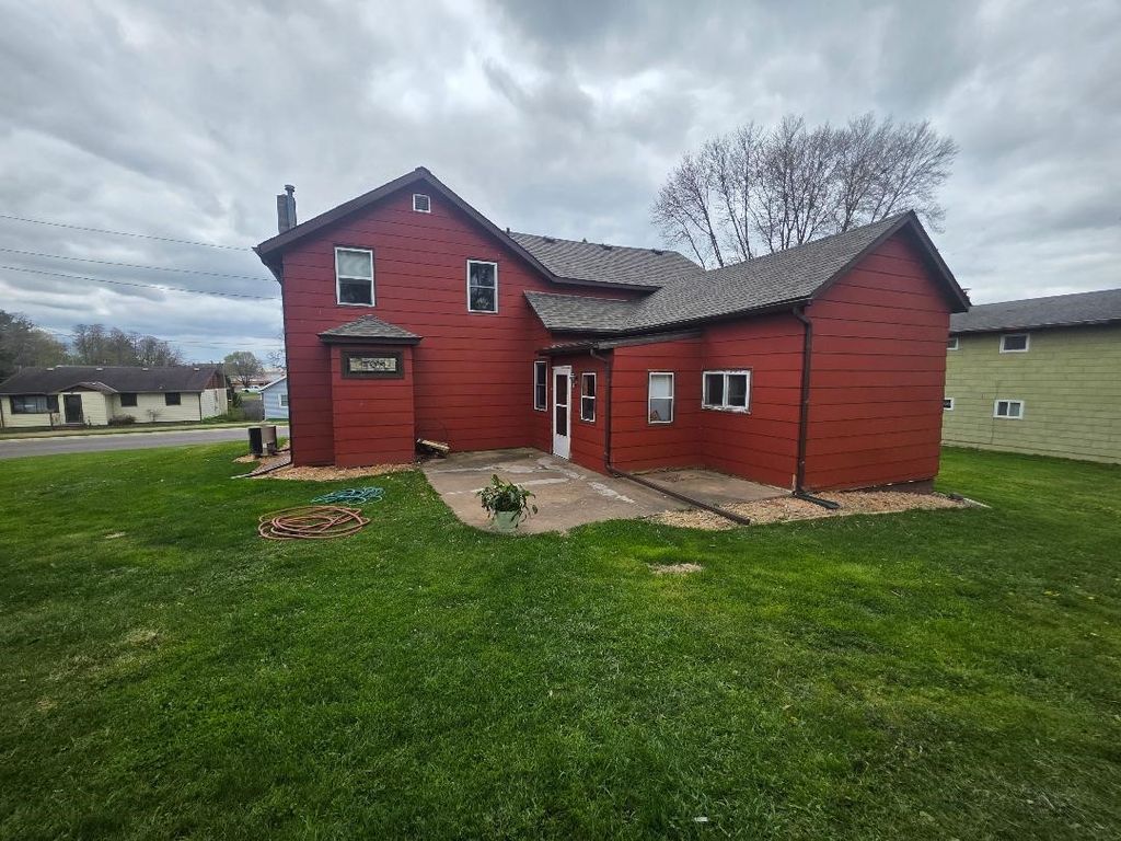 Image 2 of property listing at 1120 Foster Street, Cumberland, WI 54829