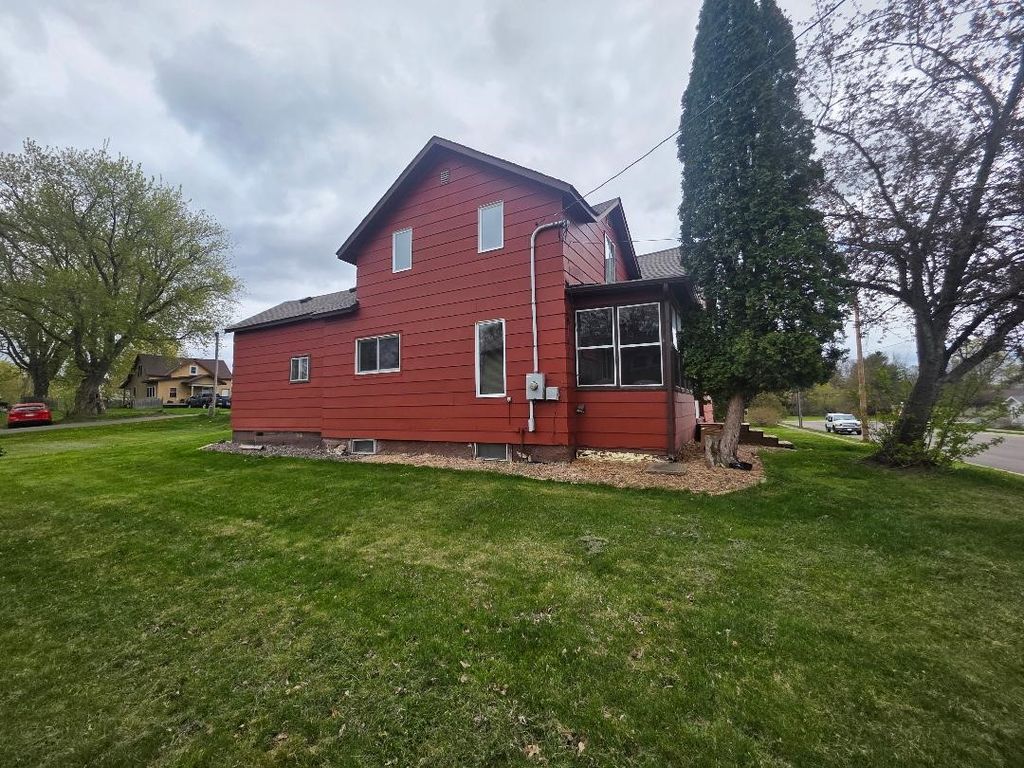 Image 3 of property listing at 1120 Foster Street, Cumberland, WI 54829