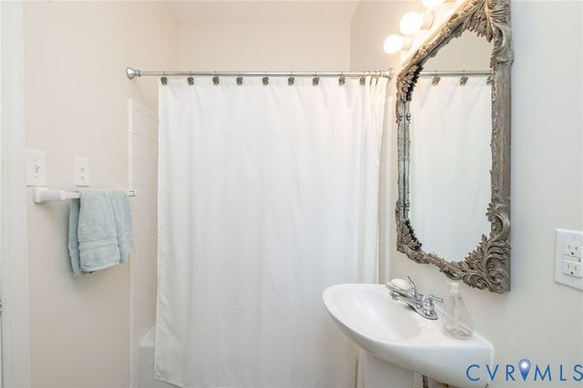 1779 Raintree Commons Dr, Henrico, VA 23238