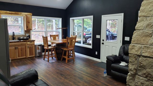 570 Beasley Hollow Rd, Linden, TN 37096