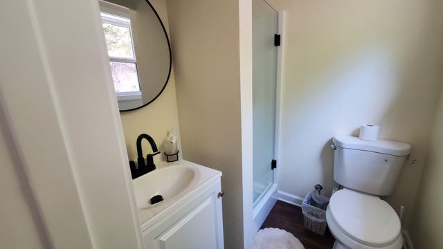 570 Beasley Hollow Rd, Linden, TN 37096