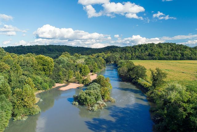 570 Beasley Hollow Rd, Linden, TN 37096