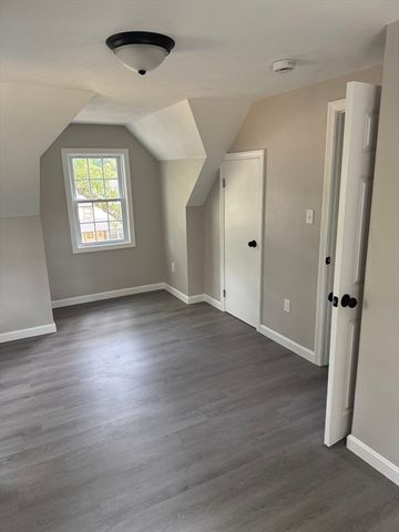 8 Garden St, Auburn, MA 01501