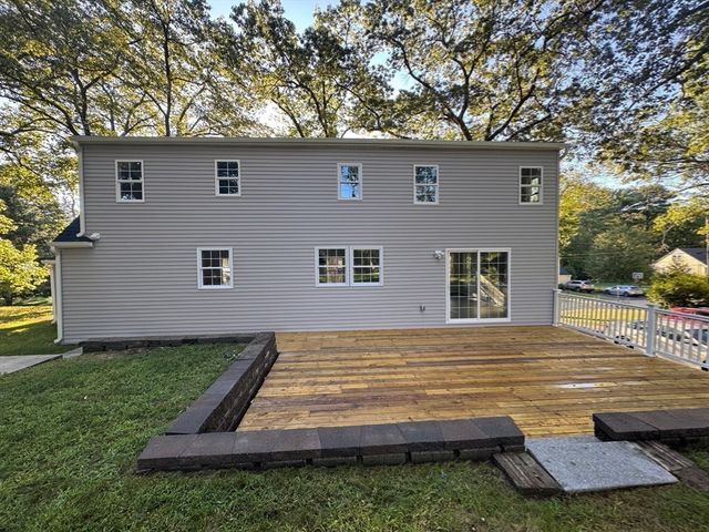 8 Garden St, Auburn, MA 01501