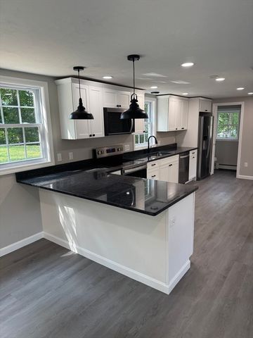 8 Garden St, Auburn, MA 01501