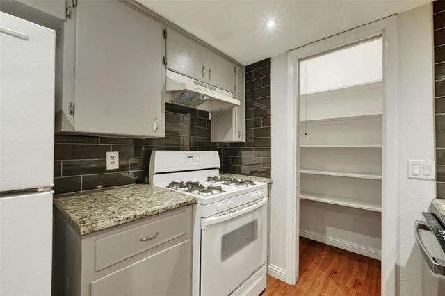 1302 E Saint Johns Ave A, Austin, TX 78752