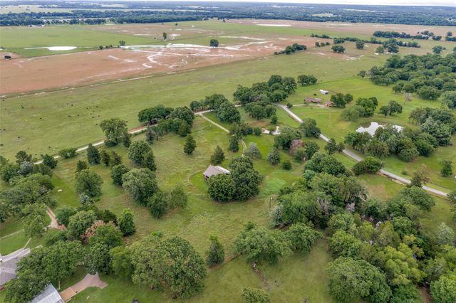 757 Private Road 192, Denison, TX 75021