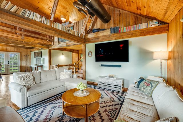 757 Private Road 192, Denison, TX 75021