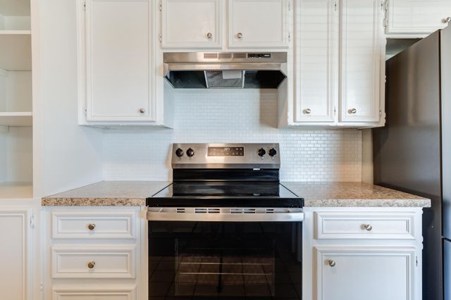 8107 Knoxville Avenue, Lubbock, TX 79423