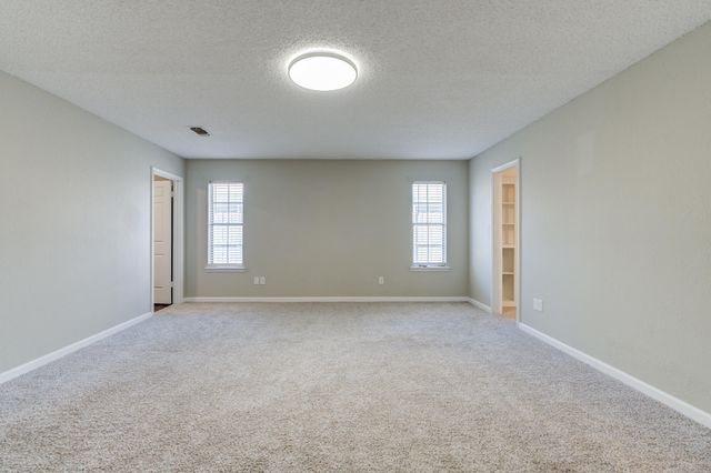 8107 Knoxville Avenue, Lubbock, TX 79423