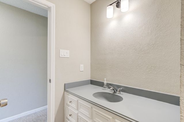 8107 Knoxville Avenue, Lubbock, TX 79423
