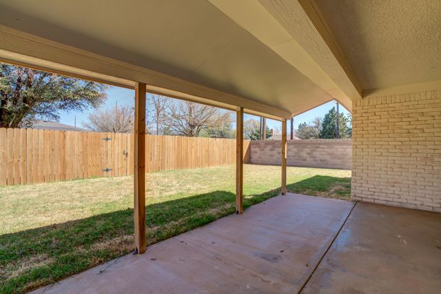 8107 Knoxville Avenue, Lubbock, TX 79423