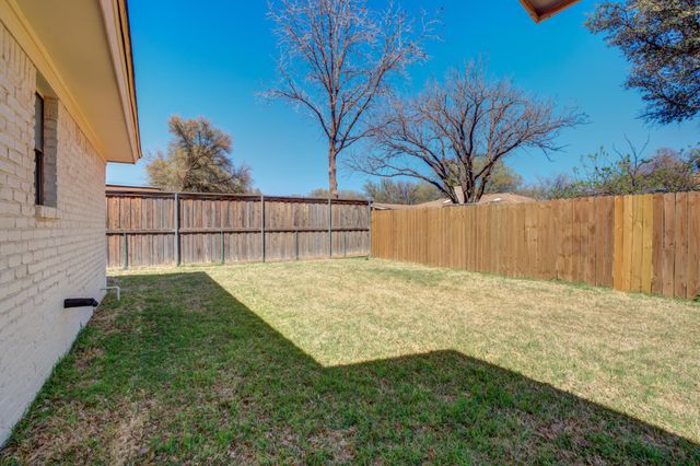8107 Knoxville Avenue, Lubbock, TX 79423