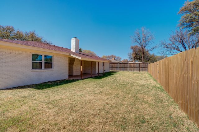 8107 Knoxville Avenue, Lubbock, TX 79423