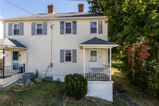 26 Lincoln St, Cokeburg, PA 15324