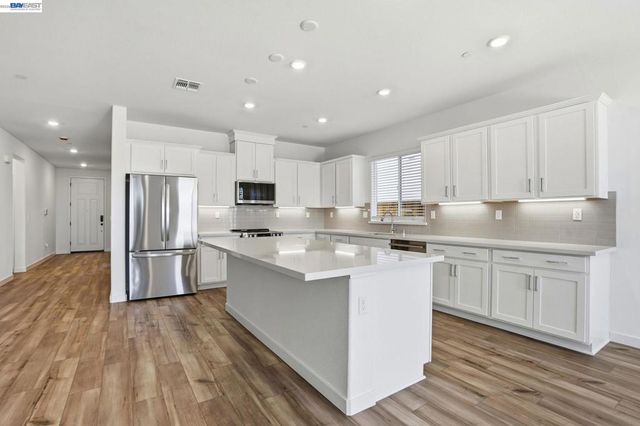 1024 Bluebell Circle, Discovery Bay, CA 94505
