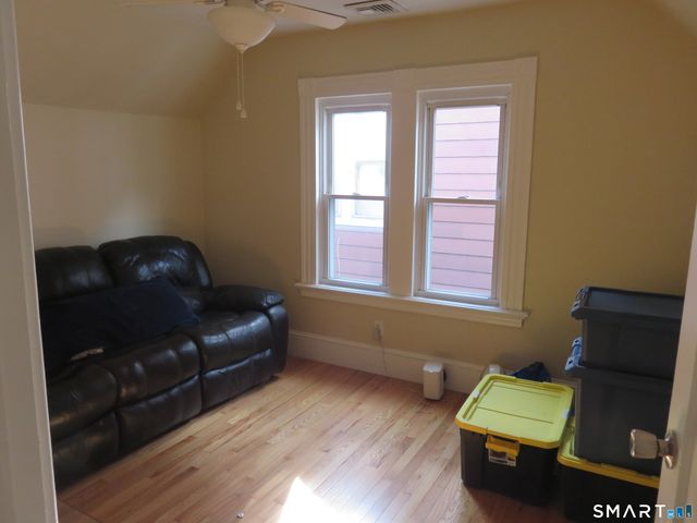 110 Lawrence Street 3rd Flr, New Haven, CT 06511