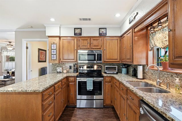 321 Hidden Valley Trail, Sherman, TX 75092