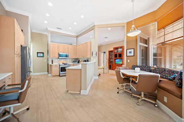77 NW 108th Way, Plantation, FL 33324