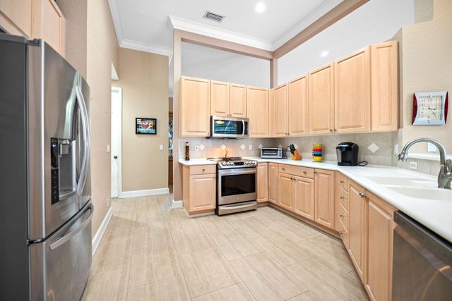 77 NW 108th Way, Plantation, FL 33324