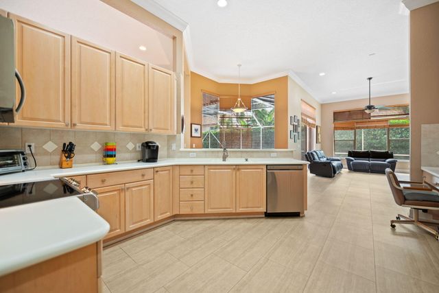 77 NW 108th Way, Plantation, FL 33324