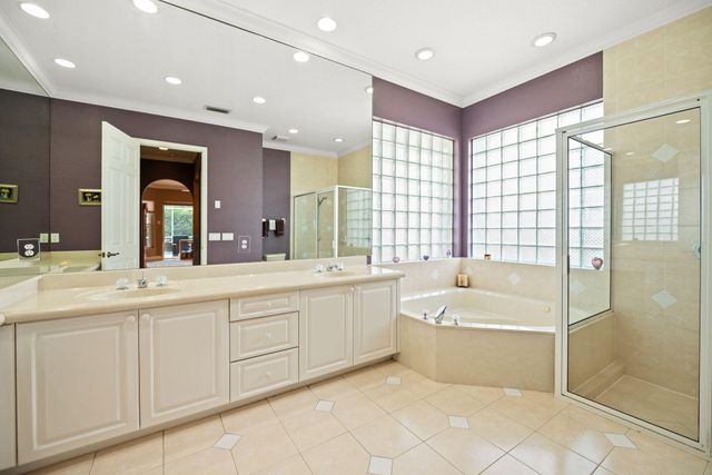 77 NW 108th Way, Plantation, FL 33324