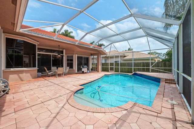 77 NW 108th Way, Plantation, FL 33324