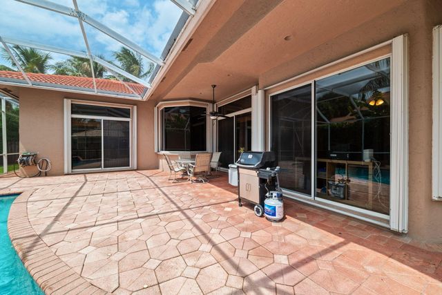 77 NW 108th Way, Plantation, FL 33324
