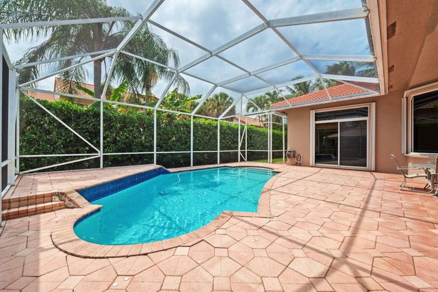 77 NW 108th Way, Plantation, FL 33324