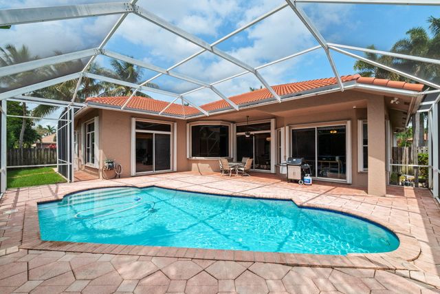 77 NW 108th Way, Plantation, FL 33324