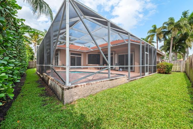77 NW 108th Way, Plantation, FL 33324