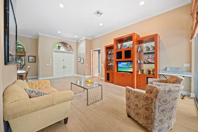 77 NW 108th Way, Plantation, FL 33324