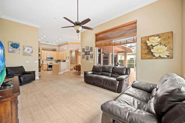 77 NW 108th Way, Plantation, FL 33324
