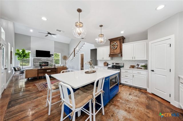 13554 Knob Hill Road, Rogers, TX 76569