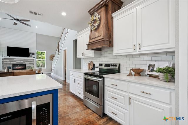 13554 Knob Hill Road, Rogers, TX 76569
