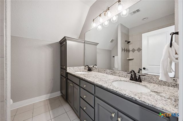 13554 Knob Hill Road, Rogers, TX 76569