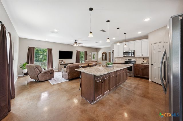 13554 Knob Hill Road, Rogers, TX 76569