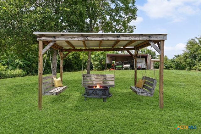 13554 Knob Hill Road, Rogers, TX 76569