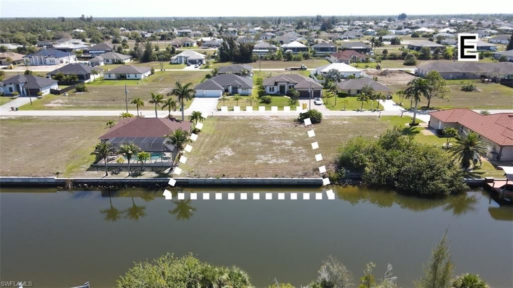 Image 6 of property listing at 2344 NW 38th PL, Cape Coral, FL 33993