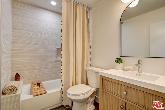 476 Jeanne Court, Newbury Park, CA 91320