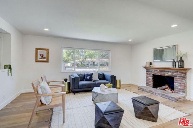476 Jeanne Court, Newbury Park, CA 91320
