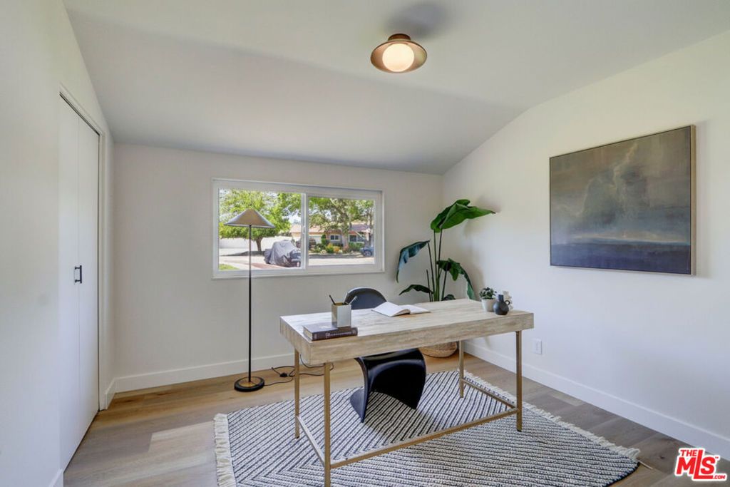 Image 21 of property listing at 476 Jeanne Court, Newbury Park, CA 91320