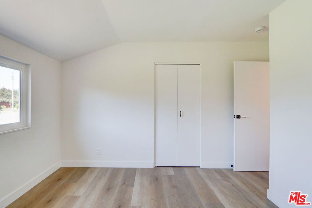 Image 25 of property listing at 476 Jeanne Court, Newbury Park, CA 91320
