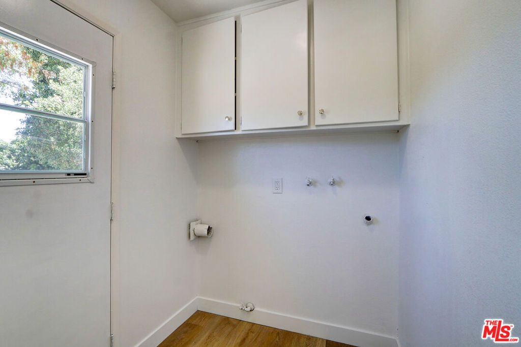 Image 40 of property listing at 476 Jeanne Court, Newbury Park, CA 91320