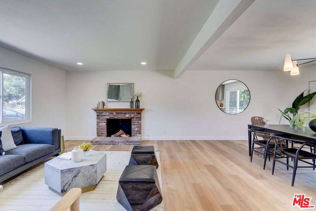 Image 9 of property listing at 476 Jeanne Court, Newbury Park, CA 91320
